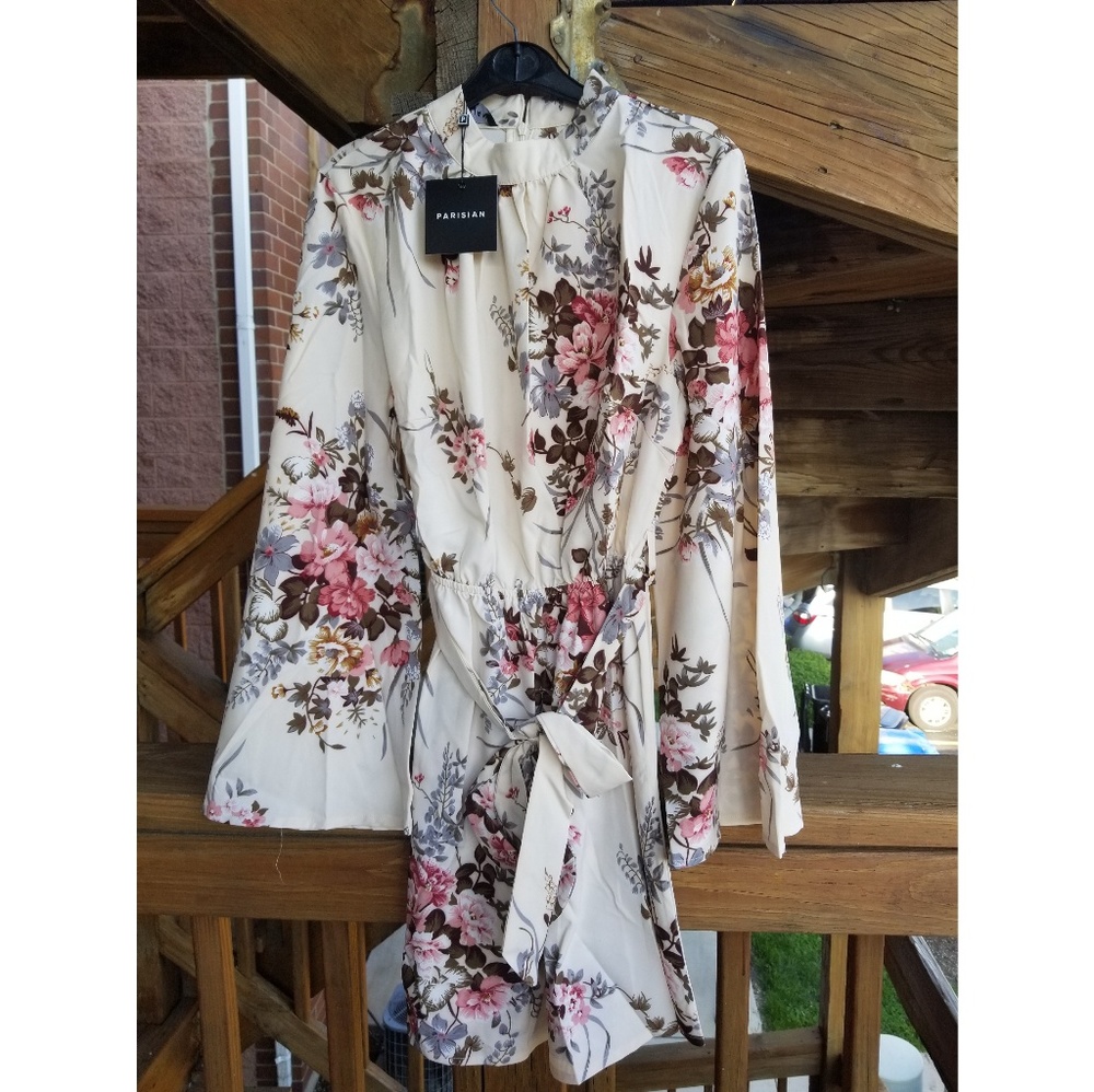 SALE! LAST 1! NWT Floral Bell Sleeve Mini Dress - Picture 7 of 7